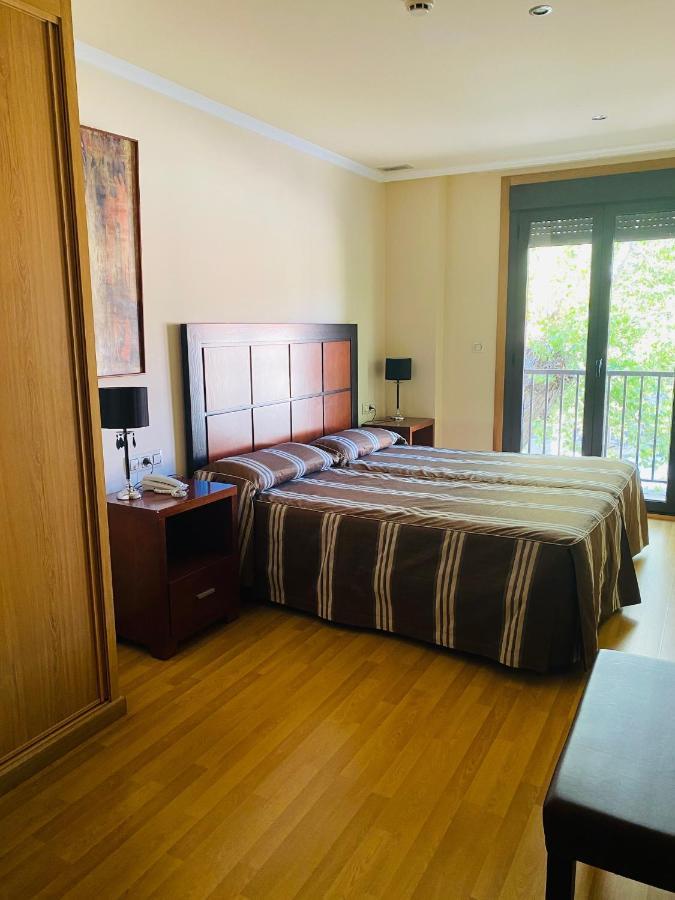 Hotel Av Apartamentos โลวิโอส ภายนอก รูปภาพ