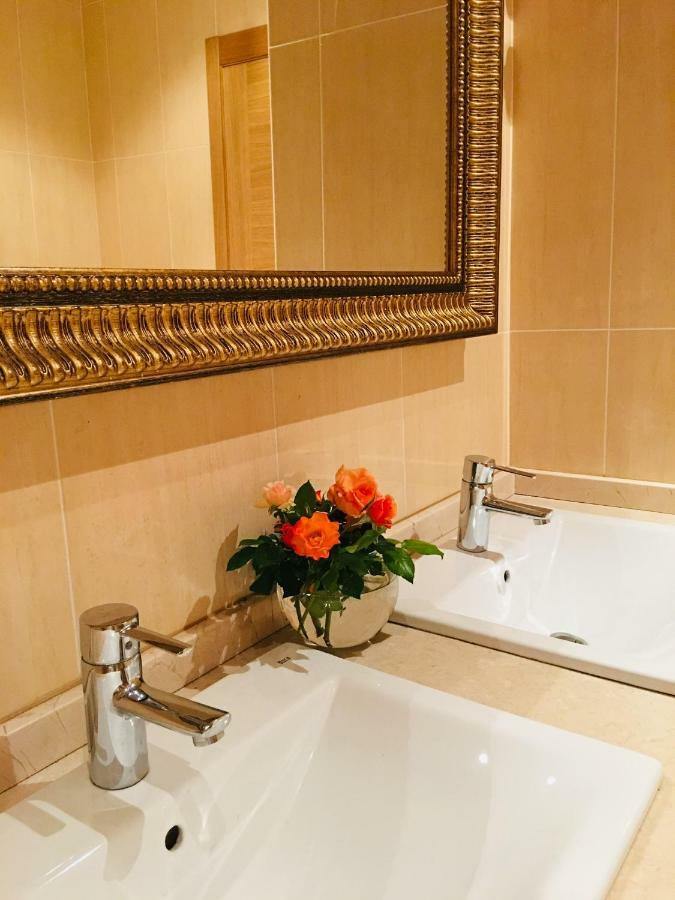Hotel Av Apartamentos โลวิโอส ภายนอก รูปภาพ
